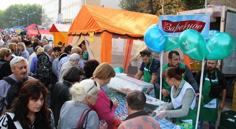 В Луганске проходит ярмарка, посвященная Дню города