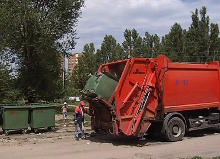 В Луганске установили 106 контейнеров для сбора ТБО