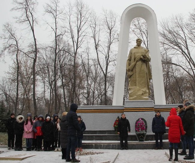 В столице ЛНР почтили память неизвестных солдат, защищавших Донбасс