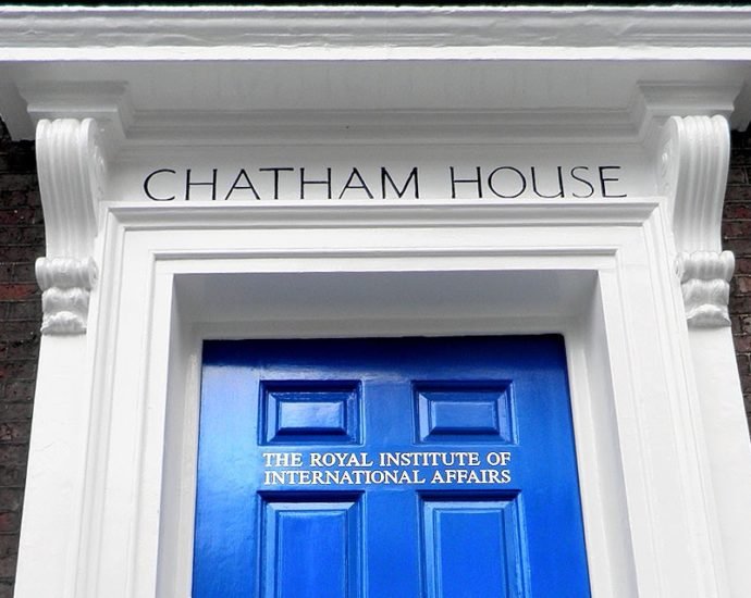 Помощник Зепрезидента накануне Н4 отправился в британский в Chatham House