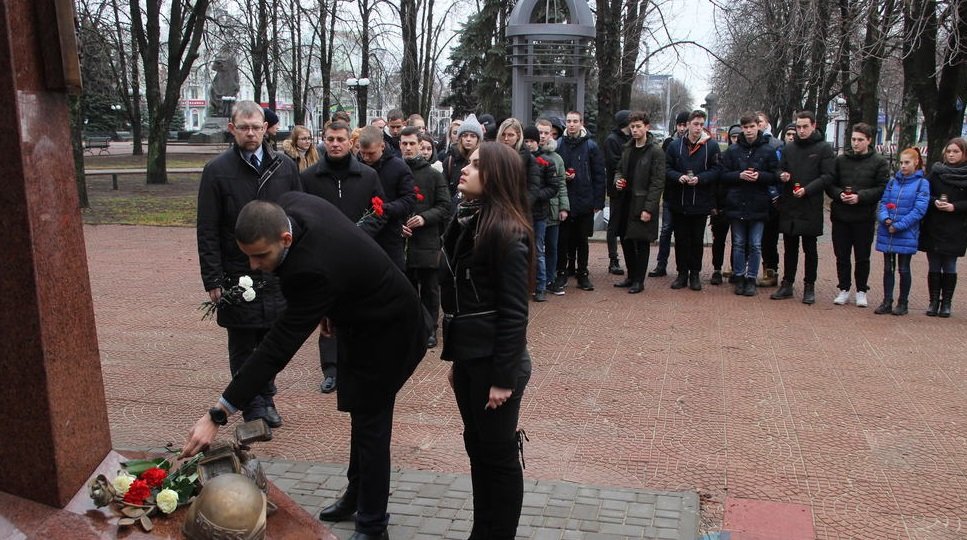 Луганчане почтили память погибших в Донбассе журналистов