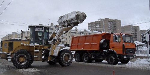 Коммунальные предприятия Луганска получили 6 единиц техники