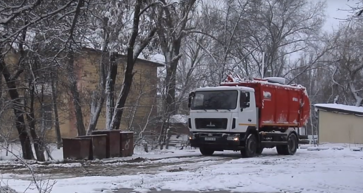 За неделю с территории Луганска вывезли свыше 9,4 тыс. куб. мусора