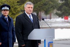 Аваков предложил запретить жителям ЛНР и ДНР въезд на Украину