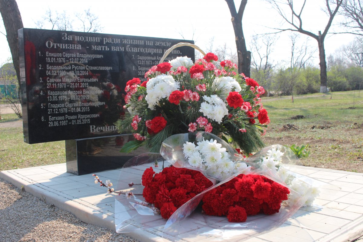 Мемориальный знак погибшим защитникам Донбасса установлен в Зимогорье