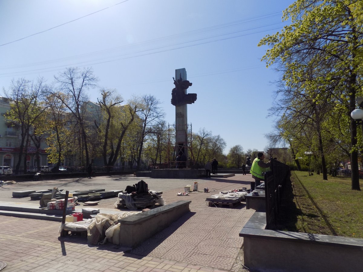 Памятники советским солдатам в Луганске уже скоро будут восстановлены