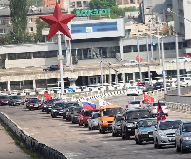 Более тысячи авто в Луганске участвуют в автопробеге в честь Дня Победы