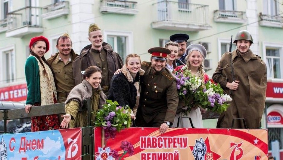 Автопробег ретро-техники и адресные концерты сегодня проходят для луганчан