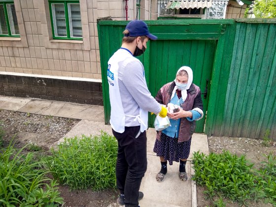 Более 900 жителей ЛНР получили помощь добровольцев ОД "Мир Луганщине"