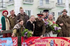 Автопробег ретро-техники и адресные концерты сегодня проходят для луганчан