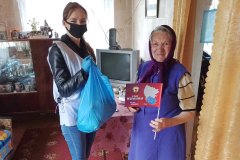 Активисты проекта "Волонтёр" передали помощь ветеранам