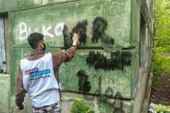 Активисты ОД «Мир Луганщине» закрасили более 140 контактов наркоторговцев в ЛНР