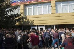 Очереди в миграционную службу: жители ЛНР хотят стать частью России