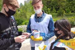 Кировчанам обменяли сигареты на конфеты