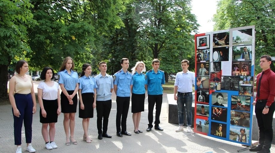 В Луганске организовали фотовыставку памяти погибших под Металлистом журналистов ВГТРК