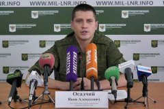 Бойцы ВСУ избили офицера, доставившего им просроченные продукты