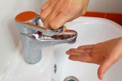 В Стаханове на 30% сокращена подача воды из-за ремонта на насосной станции