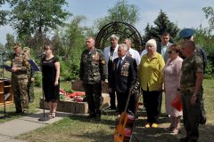 В Луганске открыли аллею памяти и установили именные доски ветеранам трех войн