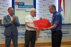 В столице ЛНР подвели итоги акции "Эстафета Победы"