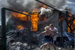Станица Луганская под огнем авиации Украины