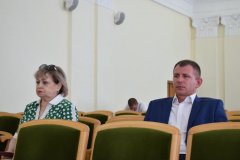 Алла Подтынная и Дмитрий Голда приняли присягу депутата НС ЛНР