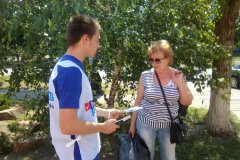 В столице ЛНР прошла акция в память жертв авиаудара по Старой Кондрашовке