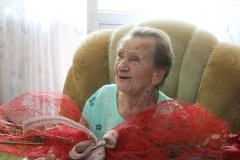 Артистку Анну Некряч поздравили со 100-летним юбилеем