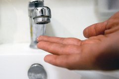 Обесточивание насосных станций привело к сокращению подачи воды в шесть городов ЛНР