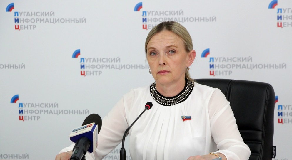 Киев предъявляет претензии к представителям ЛНР, а сам не выполняет эти же обязательства, - Кобцева