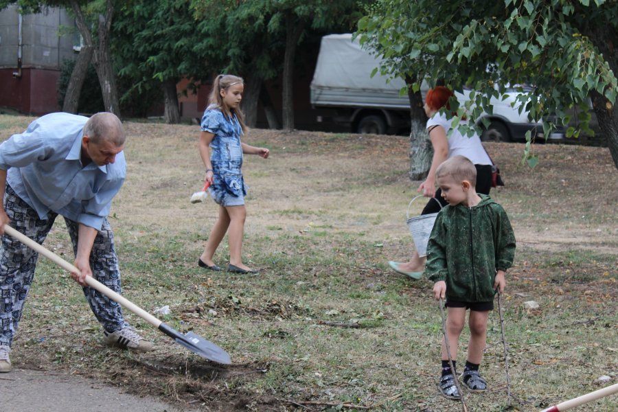 В луганском парке имени Щорса за неделю провели серию субботников