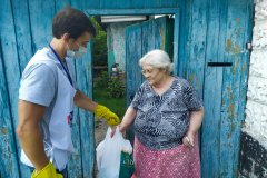 За неделю добровольцы акции "Рука помощи" помогли 19 жителям ЛНР