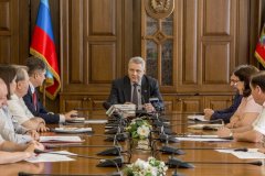 Председатель Правительства ЛНР провел совещание с ректорами республиканских вузов