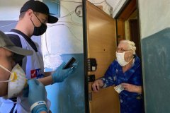 Активисты в рамках акции «Рука помощи» помогли более 1,5 тыс. жителям ЛНР