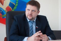 Люди, посвятившие себя шахтерскому делу, являются героями во все времена, - Карякин