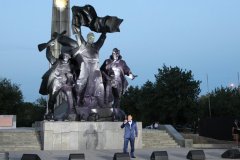 В столице ЛНР отметили 77-ю годовщину освобождения Луганщины от фашистов