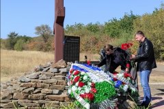 Жить вам в сердцах, и память о вас не умрет!