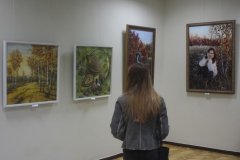 В столице ЛНР открыли выставку "Осенний вернисаж"