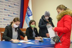 Нуждающиеся жители Луганска получили помощь от проекта "Волонтёр"