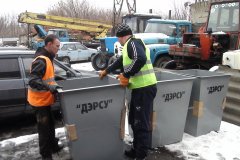 Красному Лучу передали первые 30 мусорных контейнеров, купленных при поддержке Главы ЛНР