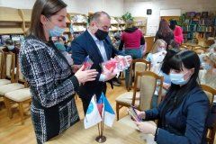 В Луганске подвели итоги проекта "Реконструкция замещающей семьи "Перезагрузка"