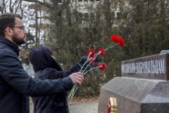 В Луганске почтили память неизвестных солдат, защищавших Донбасс