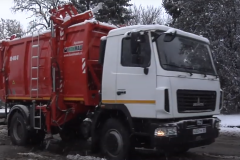 За неделю коммунальщики вывезли более 10 тысяч кубометров мусора