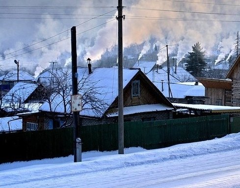 Жителей частного сектора в Луганске просят сносить мусор на проездные улицы