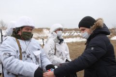 Военнослужащих НМ ЛНР поздравили с Днем защитника Отечества