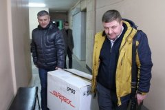 Луганск, Краснодон и Свердловск получили вторую партию российской вакцины Sputnik V