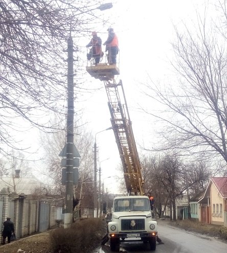 "Горсвет" за сутки ликвидировал 11 повреждений и обрывов в Луганске