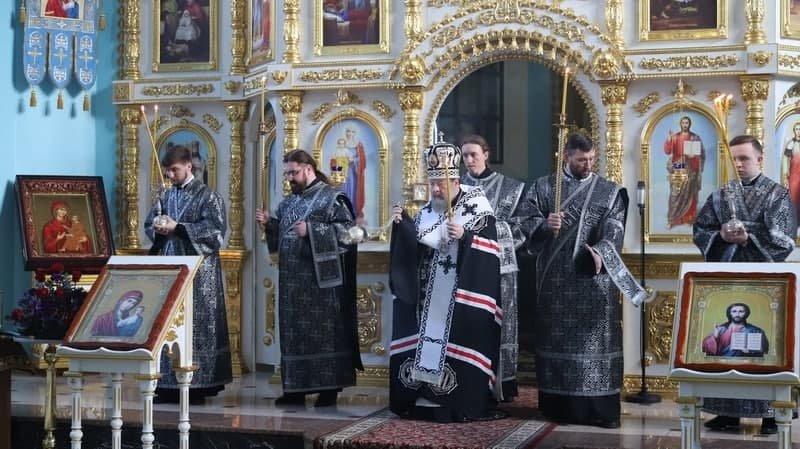 Впереди мост на семь верст, а в конце моста – золотая верста