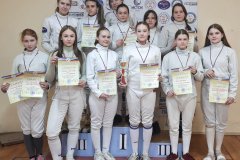 Более 80 спортсменов приняли участие в первенстве ЛНР по фехтованию