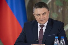 Глава ЛНР поручил проработать вопрос помощи желающим работать в прифронтовых районах