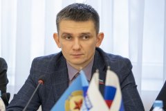 Республики Донбасса воспитывают молодое поколение на неискаженной истории – депутат